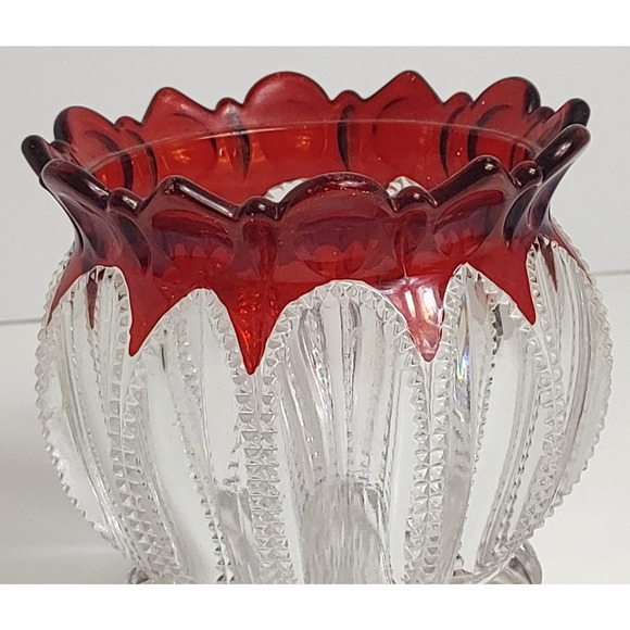 Vintage ruby red to clear thumb print dish vase unique cut glass unmarked - Picture 5 of 8
